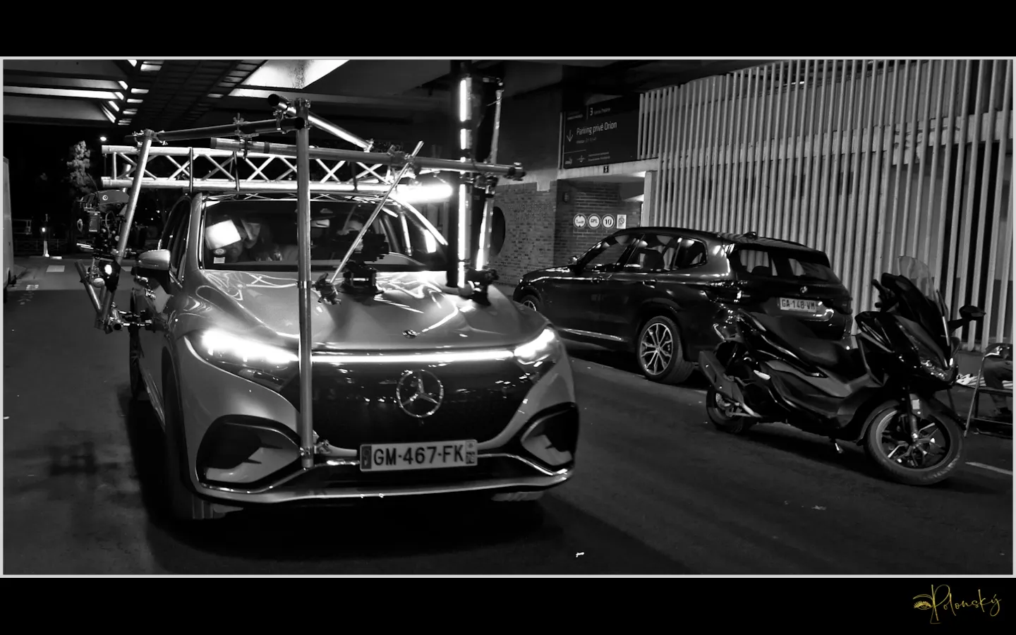 Dreh in Aktion — dynamische Kamerafahrt